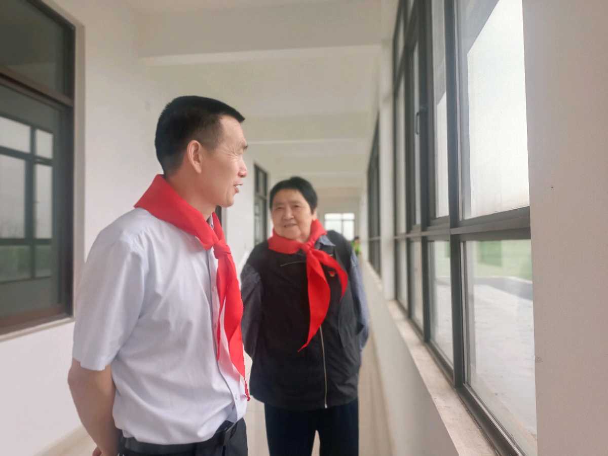 风雨无阻关爱行 红色星火润童心（图31）