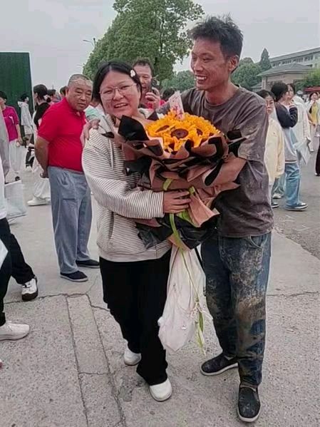 叙事抒情散文田埂上接考的花/作者：李庆明（图3）