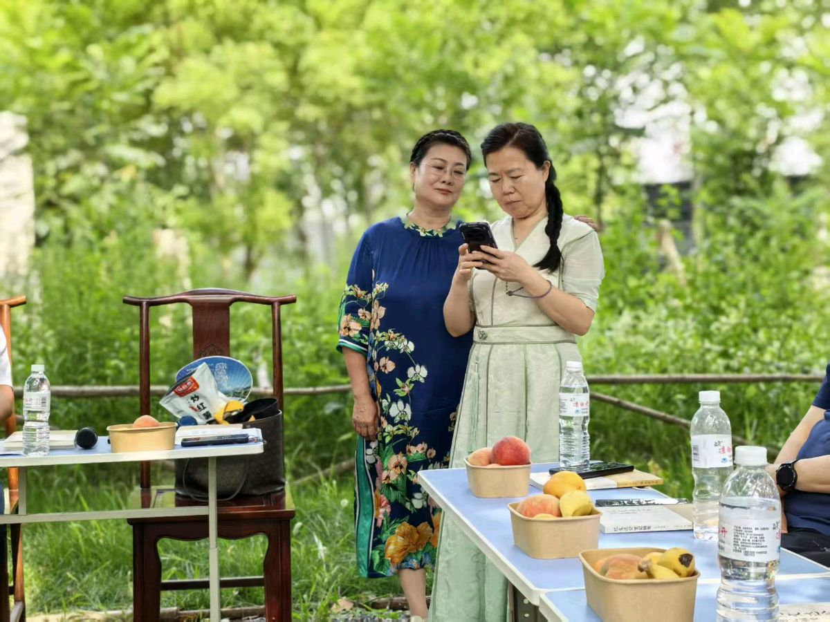 【都市头条向幸福出发编辑部】第16070期 活着就要潇洒 文 如月 主播 永芳
