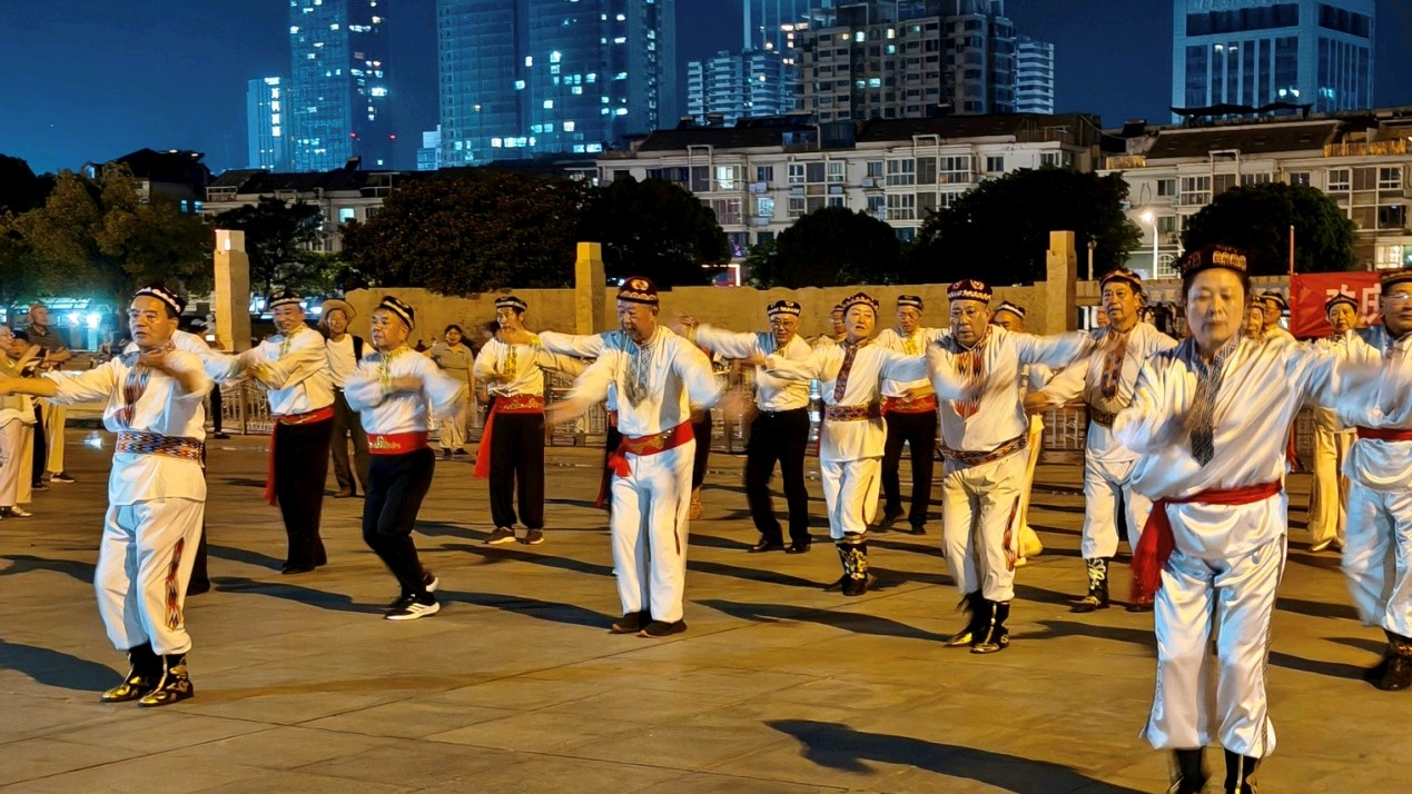 民族一家亲 同心颂党恩——淮安新疆舞联盟汇演热烈庆祝建党105周年（图13）