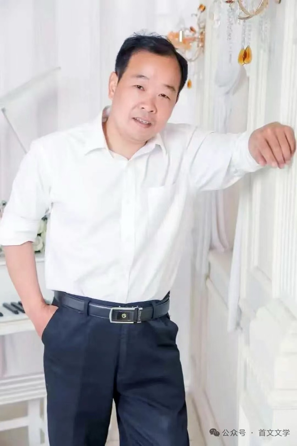 海外头条：叶幼军诗歌评论 （中国 湖北）《檐下呢喃，掌中盛夏》——浅赏《首都文学》总编辑罗燕女士现代诗里的童年与乡愁（图7）
