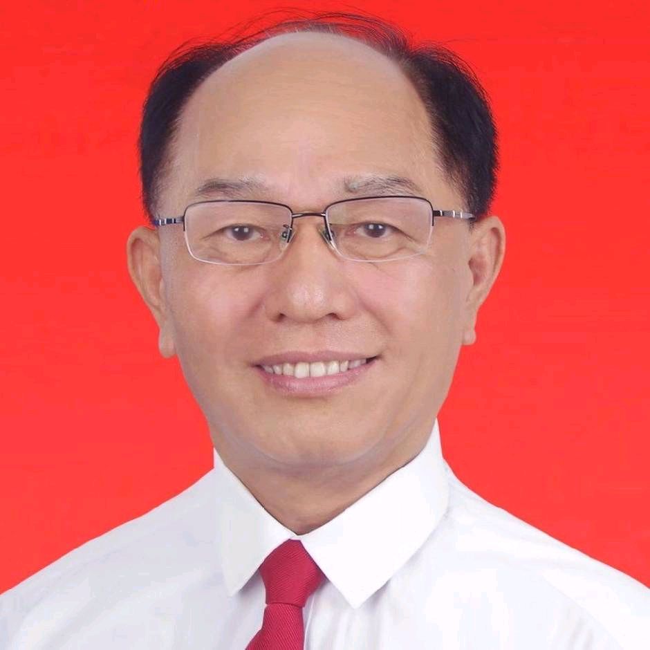 李青校长诗集《大余烟霞集》出版