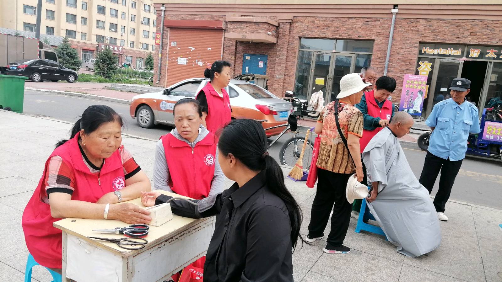 便民服务常态化 志愿温情暖邻里（图6）