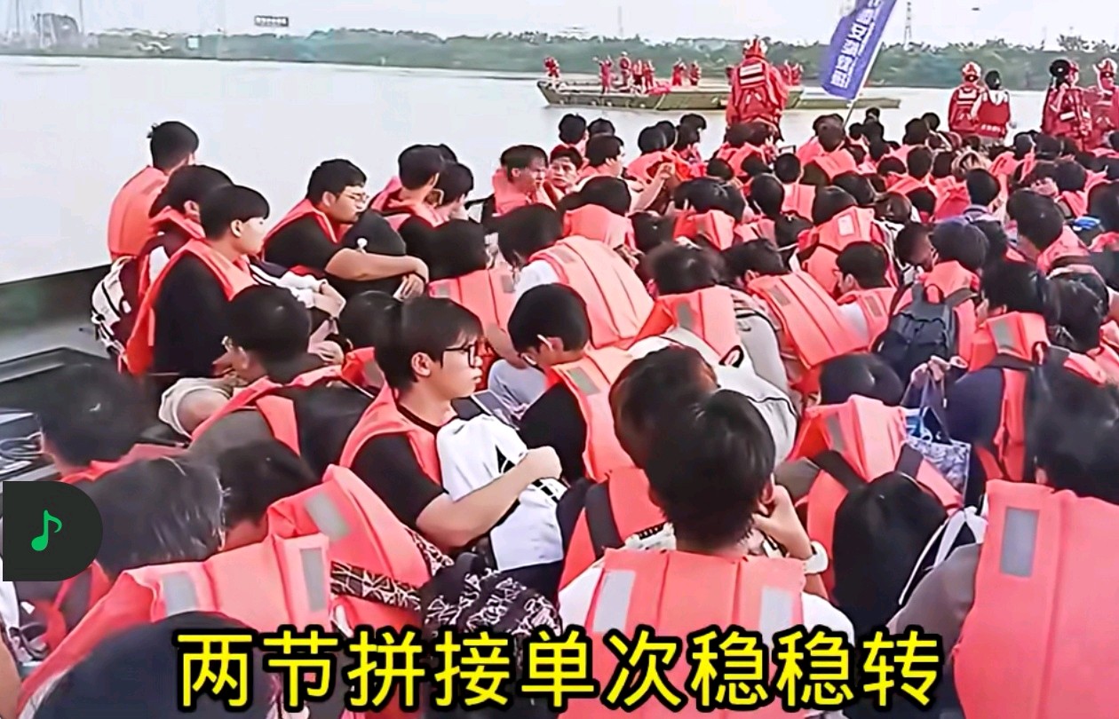 玉华《洪浪之中，见证中国力量》（图3）