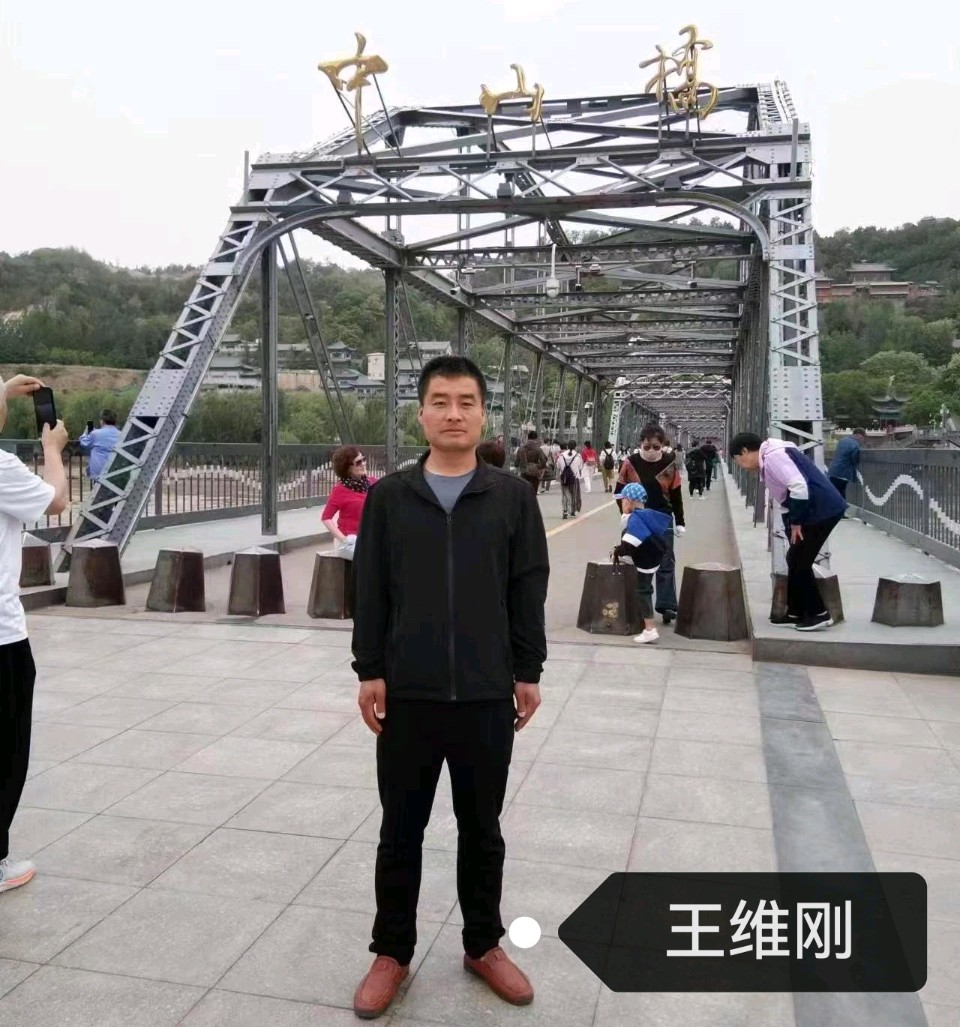 《主角》作者：灵感（甘肃）编辑制作：段广亭【都市头条采菊东篱文学社】（图4）