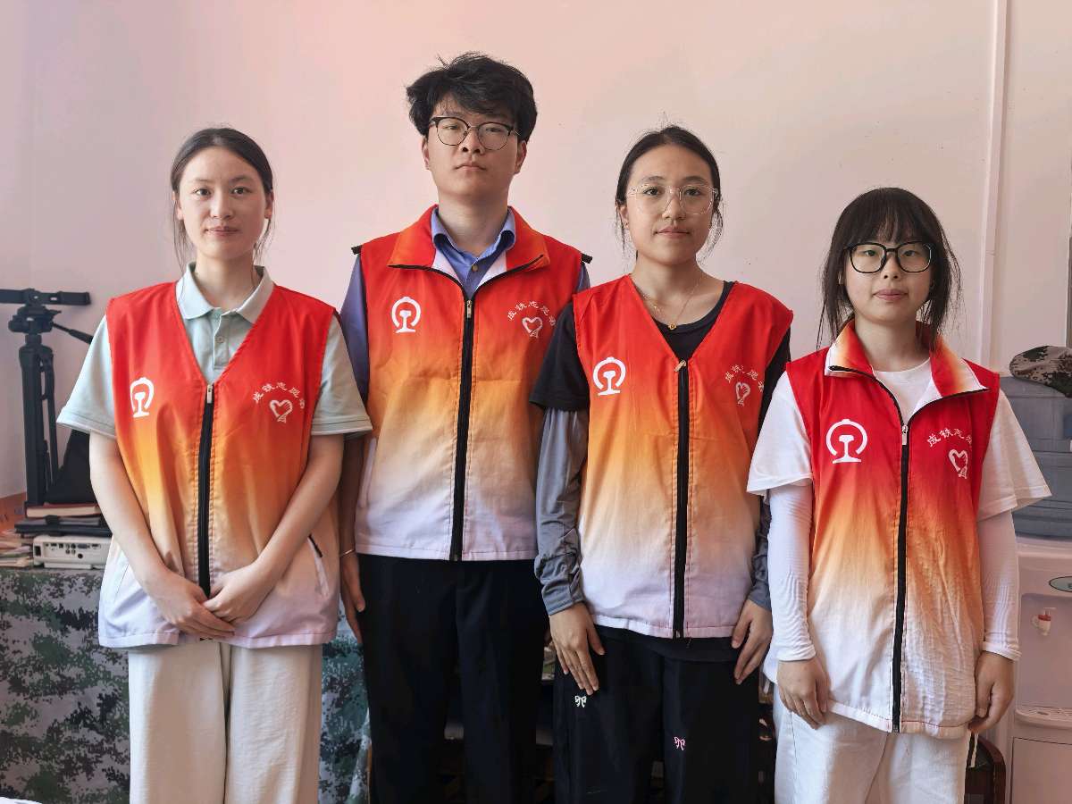 「纪实散文」深山育稚子 铁魂润童心(图9)
