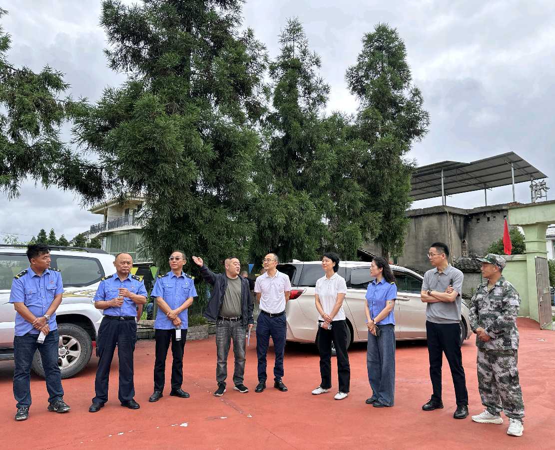 「纪实散文」深山育稚子 铁魂润童心(图4)