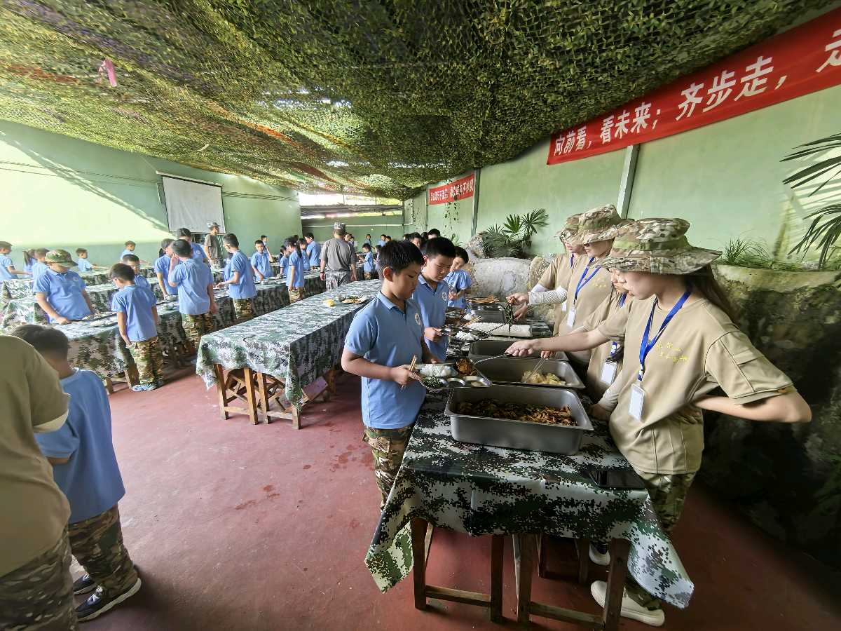 「纪实散文」深山育稚子 铁魂润童心(图17)