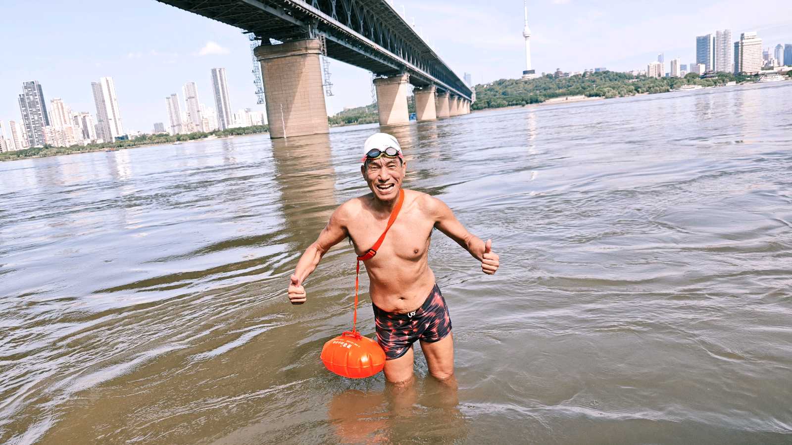 逐浪长江践初心 江城逐梦载誉归(图5)