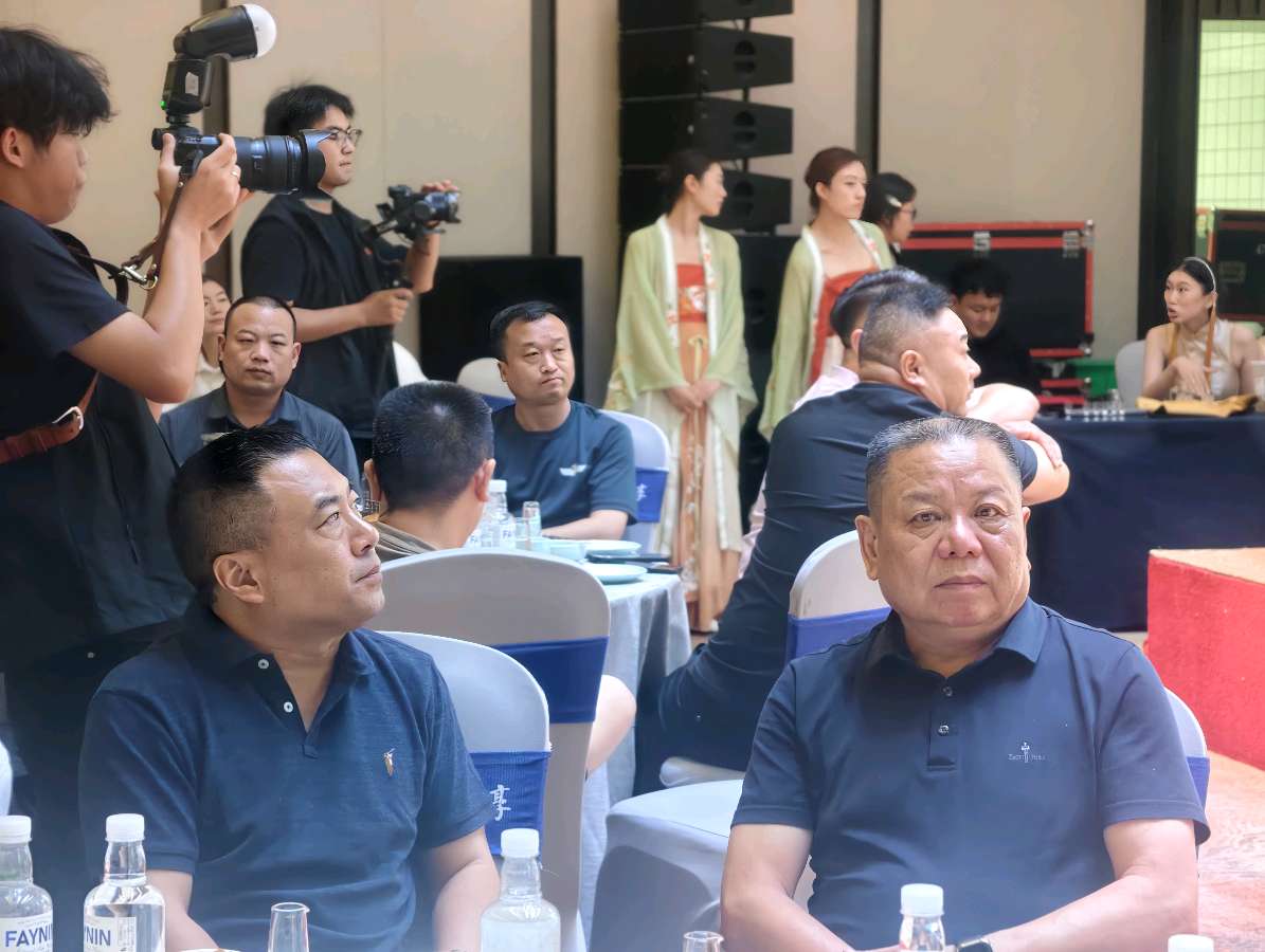 汉酱酒许昌产品推介会——传承匠心 共筑酒业新辉煌(图3)