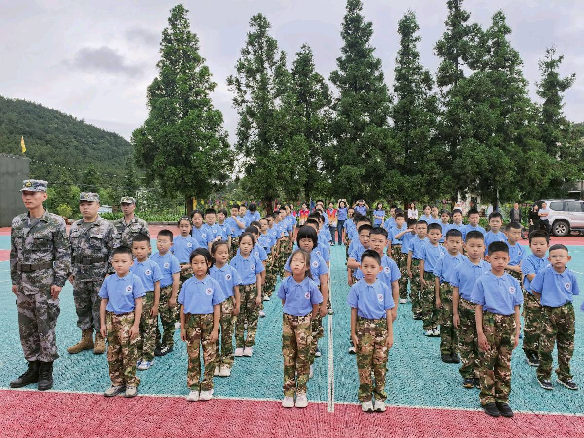 「纪实散文」深山育稚子 铁魂润童心(图24)