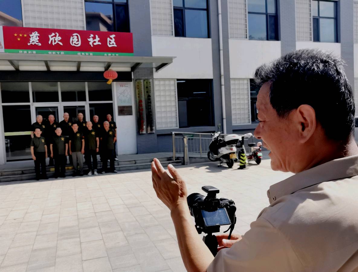 银川: 为老兵拍照（图9）