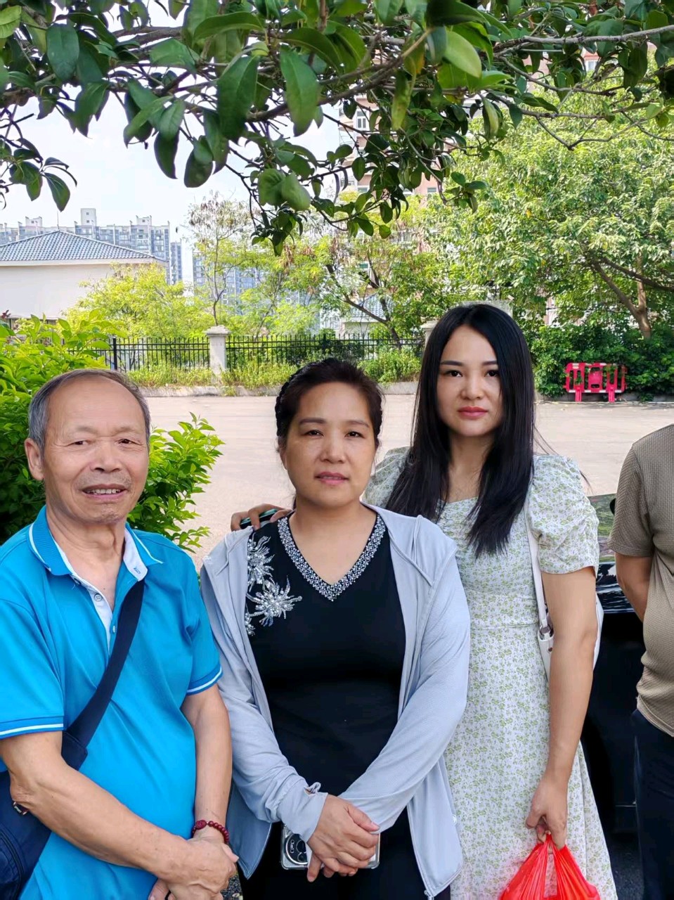 李蕙聿中医养生馆与赣州大余民间中医药传承协会携手结盟共创大健康产业(图3)