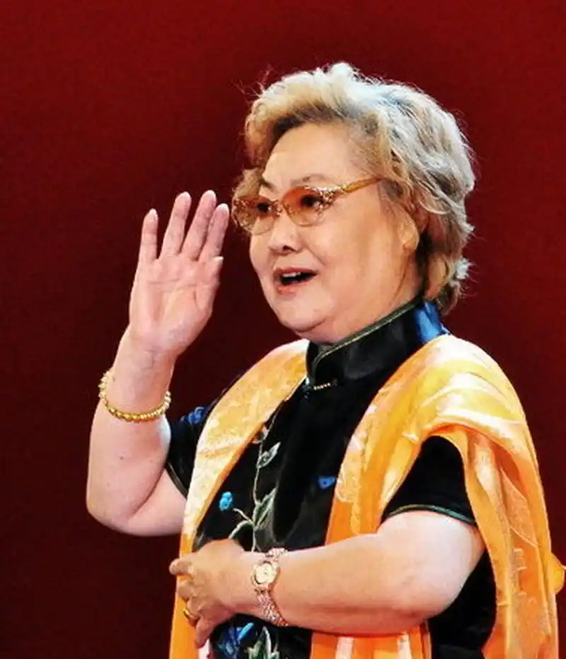 沉重哀悼人民艺术家郭兰英先生！一路走好！人民永远怀念！