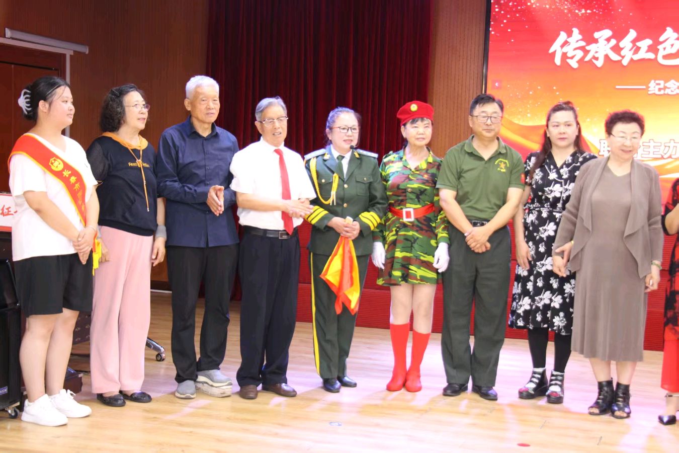 传承红色基因 厚植爱国情怀——纪念红军长征胜利90周年文艺汇演 演出单位：吉林儒商联合长春市国防教育促进会以及中信社区（图25）
