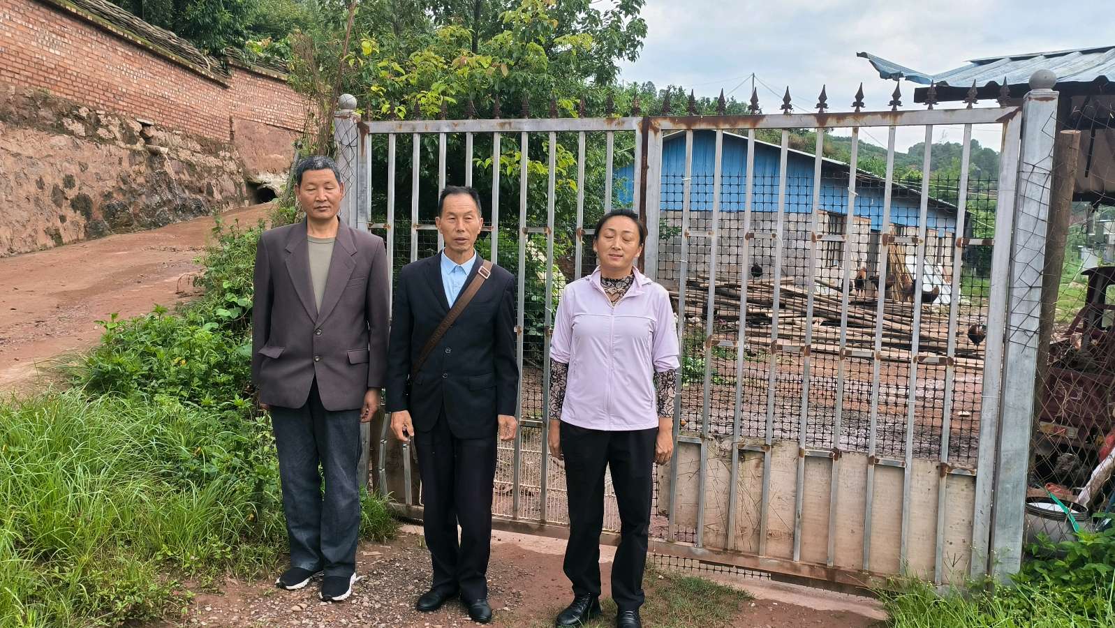 田间听实情 科技赋农兴