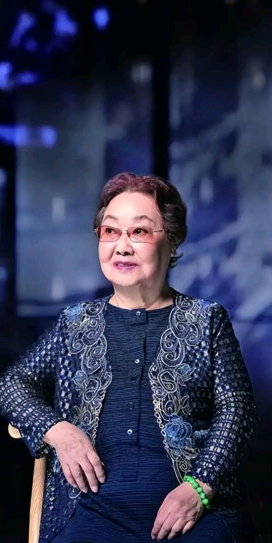 聆听 ‖ 弘华朗诵《她唱响&我的祖国》作者/王胜利（图9）