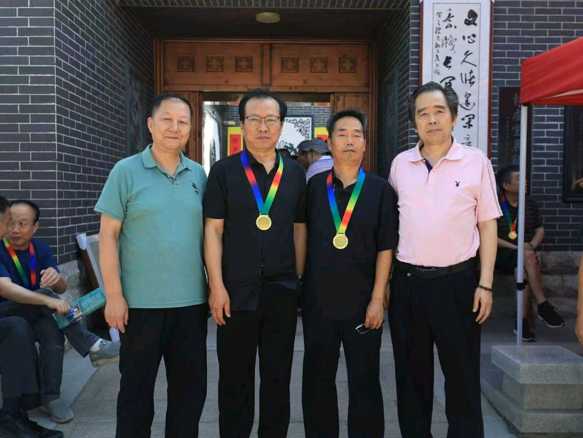【评论园地】党 宏《换一种方式活着 》(图3)