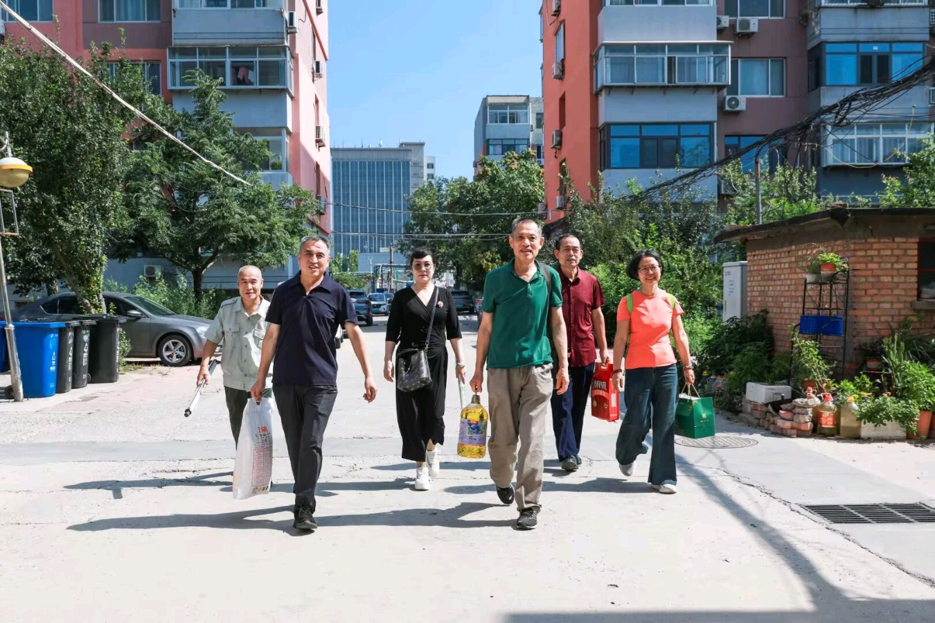 【都市头条向幸福出发编辑部】第16645期 保持党的先进性退而不休践行党的宗旨让余热生辉(图5)
