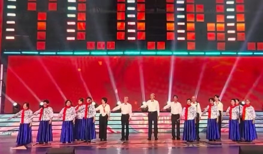 毛泽东主席诗词联诵特刊|腾讯这YOUNG老年派 (第5季)「演出单位:北京青清雅诵艺术团」(图34)
