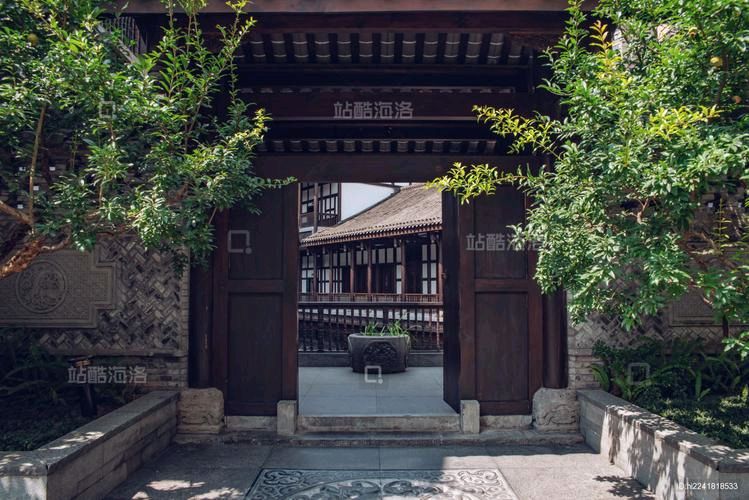 《再访乔家大院（新韵）》文/贾志义——内蒙古诗人