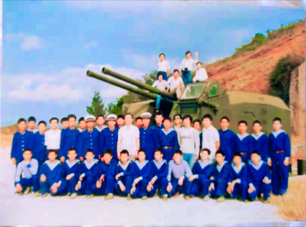 钟诚《海岸炮兵赞歌》