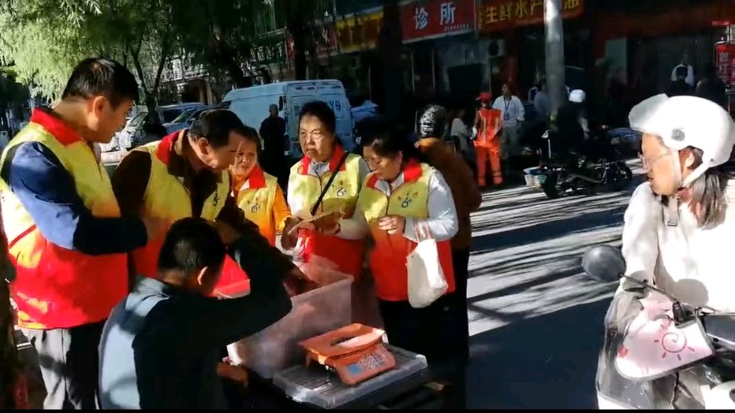 深入市场实地调研 倾听商户心声助发展（图2）