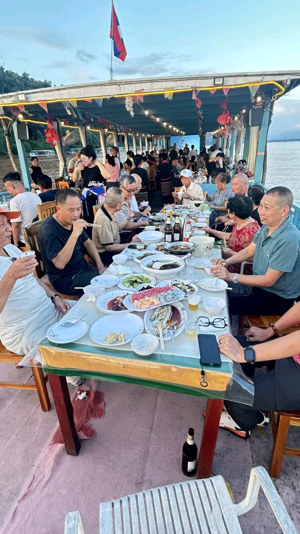【当代文艺】走进老挝之六《湄公河游船上的夜晚》作者：关民（图5）