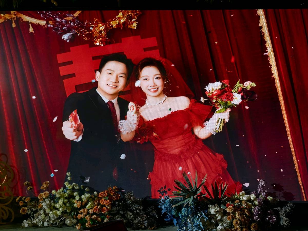【婚庆纪念专刊】张富贵：缘定三生情牵一世*热烈祝贺张帆先生闫玮女士结婚典礼在西安市伯爵礼宴婚礼中心爱丽丝厅隆重举行组诗六首及现场掠影*北京头条•都市头条发布！（图81）
