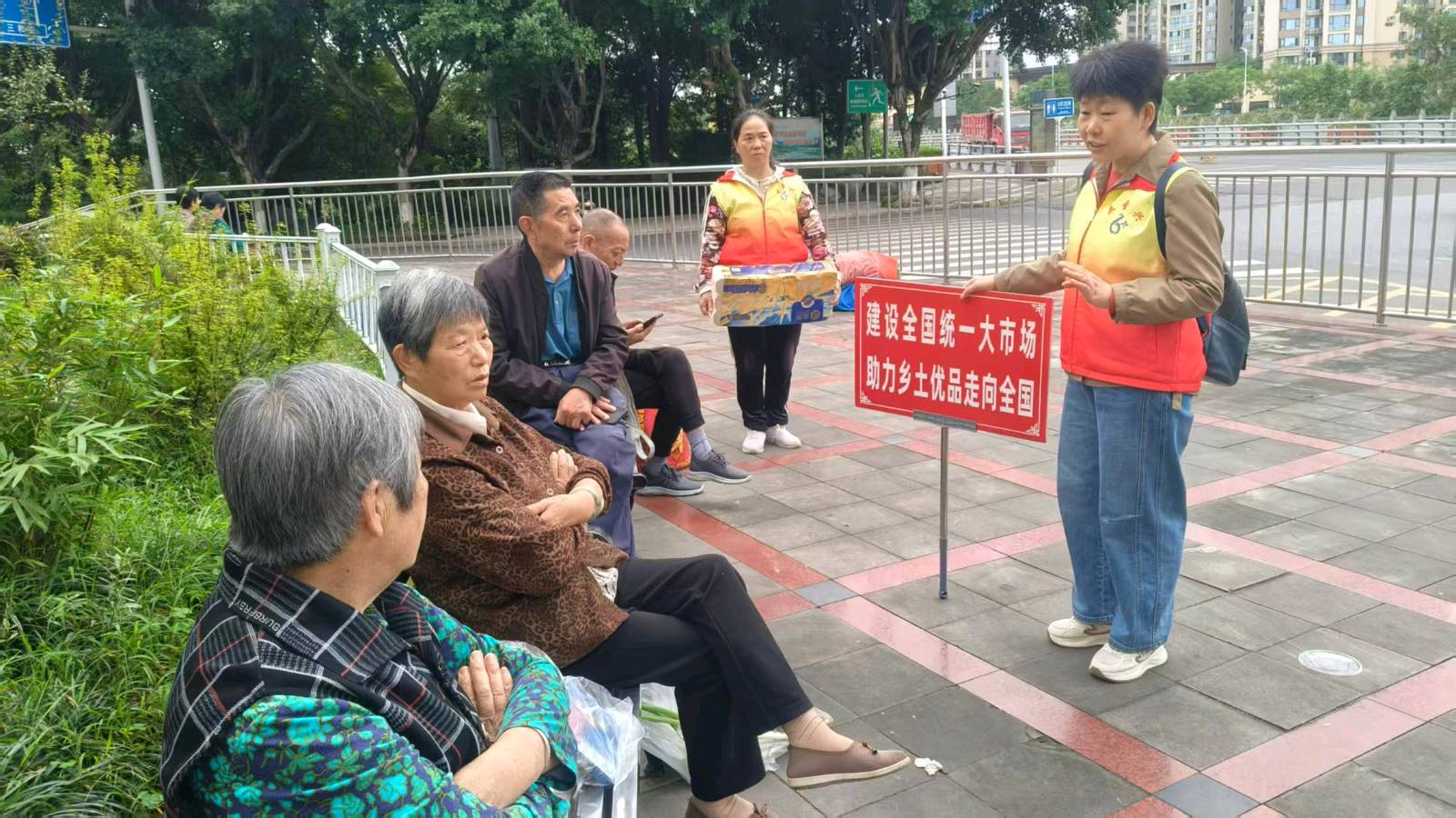普及市场新理念 志愿宣传暖人心（图3）