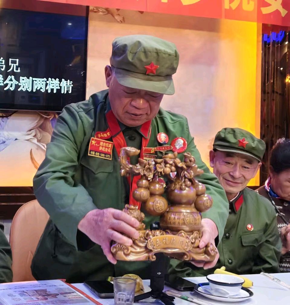 十八载春城结战友，千里路归乡祝安康——杨松成老班长欢送会温情举办2026.10.25（图16）