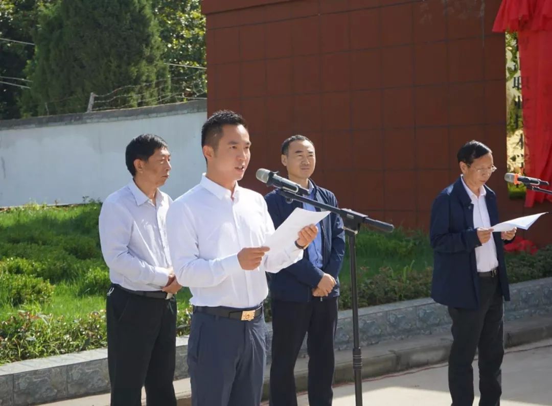 智汇集团“中原智汇职业技术学校”挂牌成立
