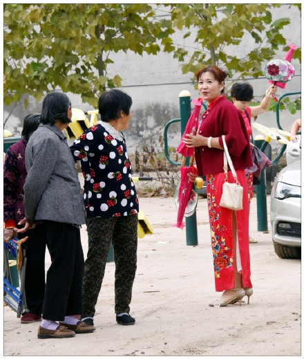 历史美雕刻.国服之精华--东阿旗袍协会魏庄石牌坊游览记--王乐洲摄