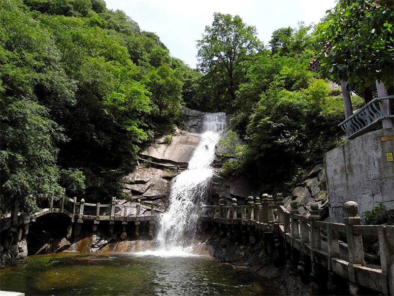 河南宜阳：景色秀丽的花果山