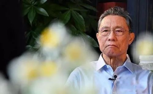 诗歌朗诵《英雄的定义》作者/海潮 朗诵/柳依(图8)