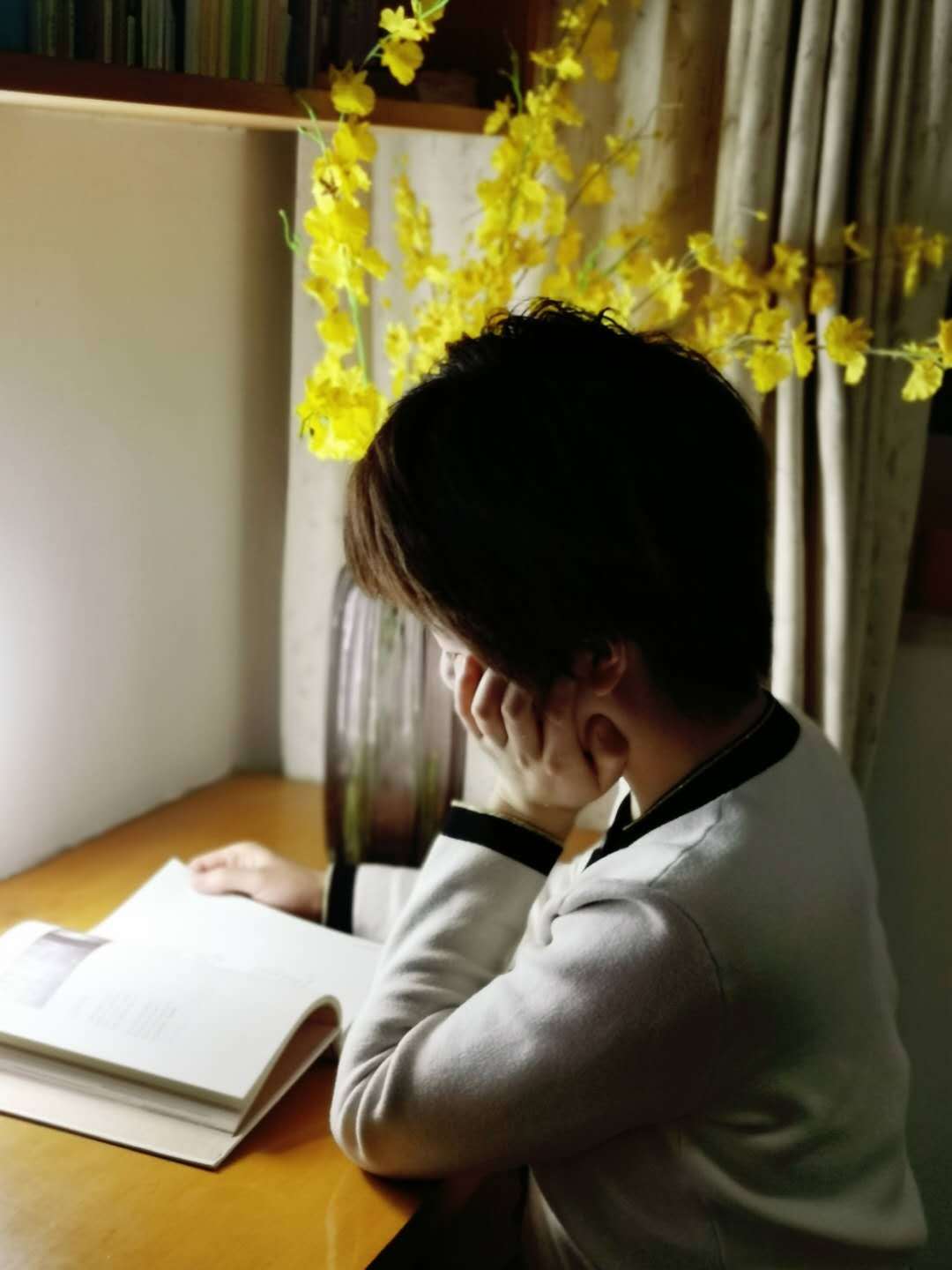 陈黔蓉:平凡的生命,徜徉在书海里