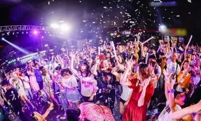 洛阳嵩县白云水上乐园首届电音啤酒火把节......（图4）
