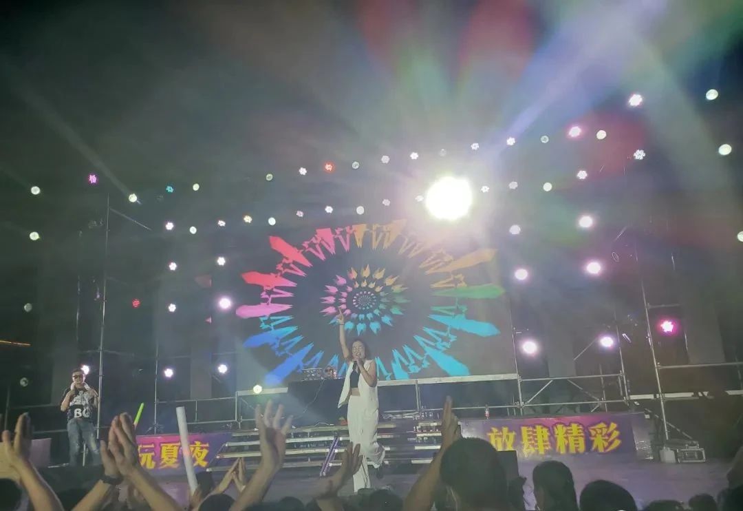 洛阳嵩县白云水上乐园首届电音啤酒火把节......（图8）