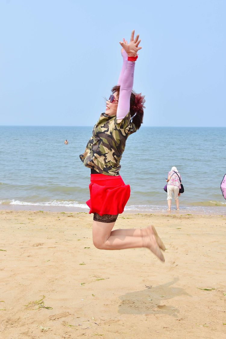 苏林:踏浪 大海边的欢笑(图36)