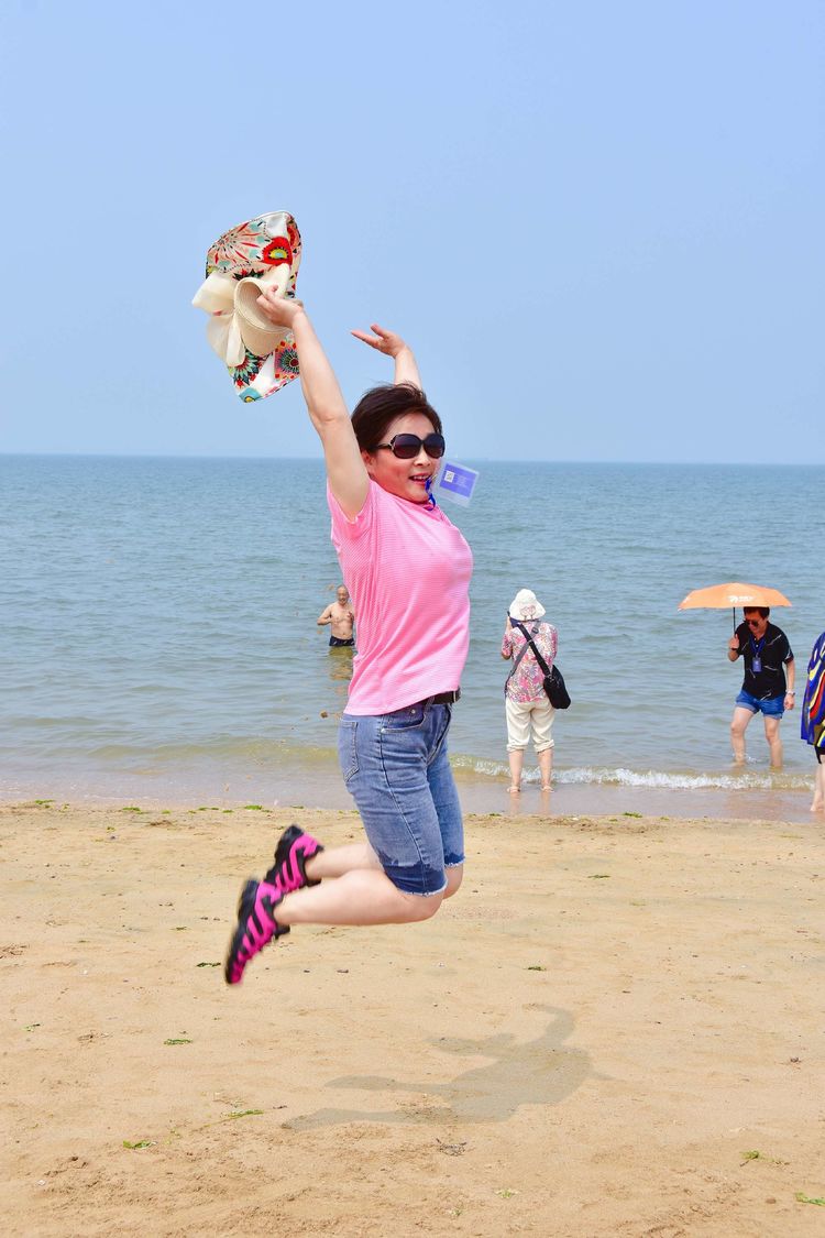 苏林:踏浪 大海边的欢笑(图37)