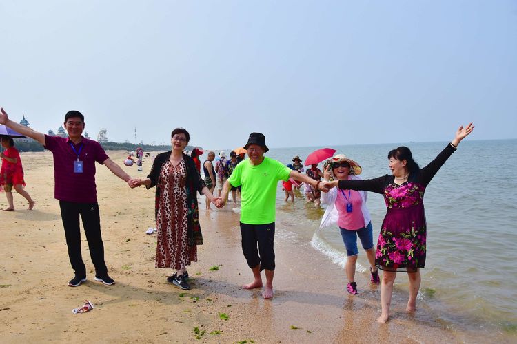 苏林:踏浪 大海边的欢笑(图47)