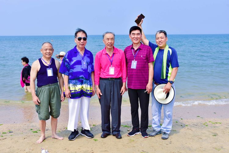 苏林:踏浪 大海边的欢笑(图49)