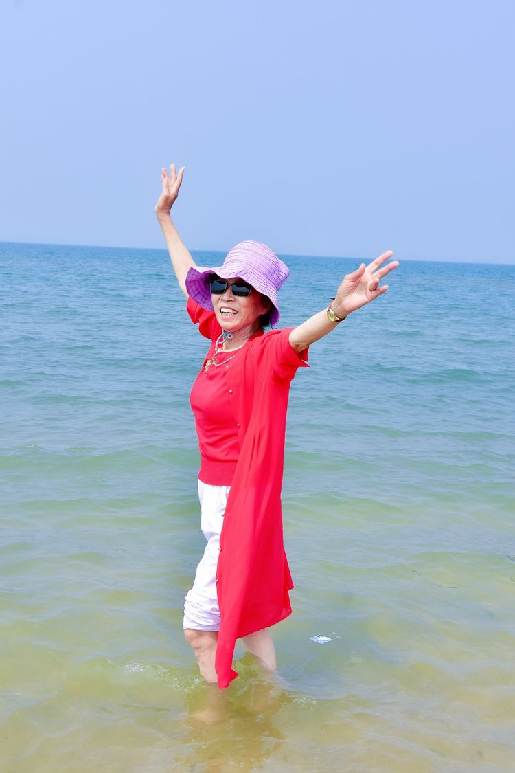 苏林:踏浪 大海边的欢笑(图62)
