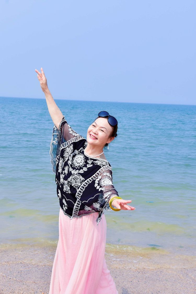 苏林:踏浪 大海边的欢笑(图66)