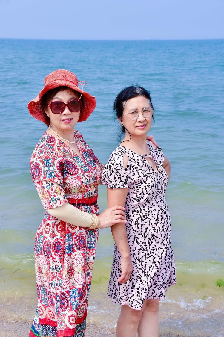 苏林:踏浪 大海边的欢笑(图75)
