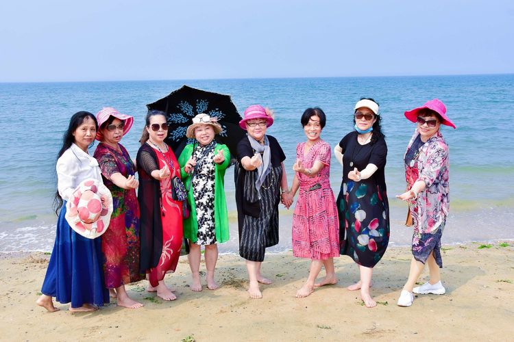 苏林:踏浪 大海边的欢笑(图85)