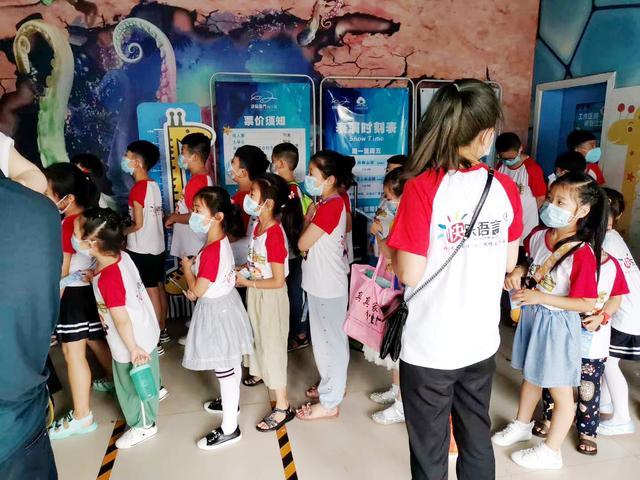 洛阳龙门海洋馆•美人鱼的传奇~让孩子和小小美人鱼一同遨游海洋(图2)
