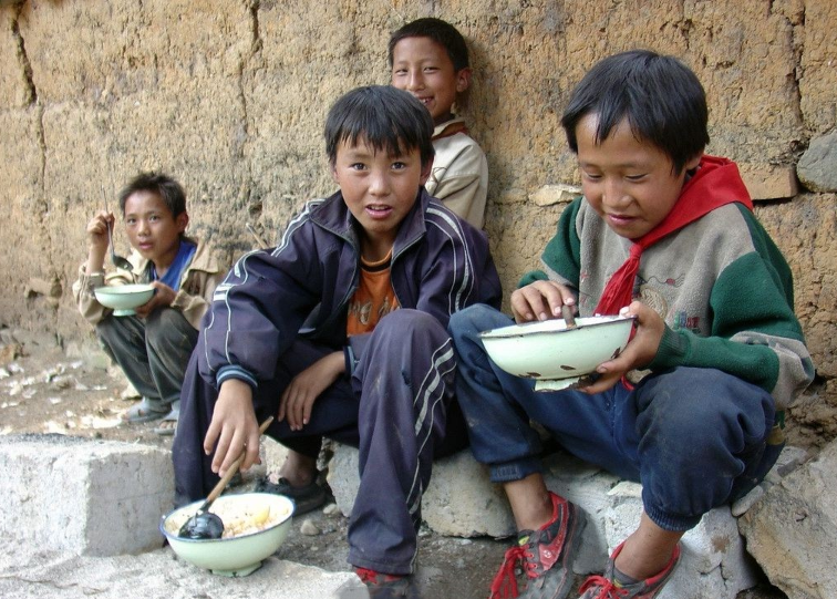 贫困儿童照片 饥饿图片