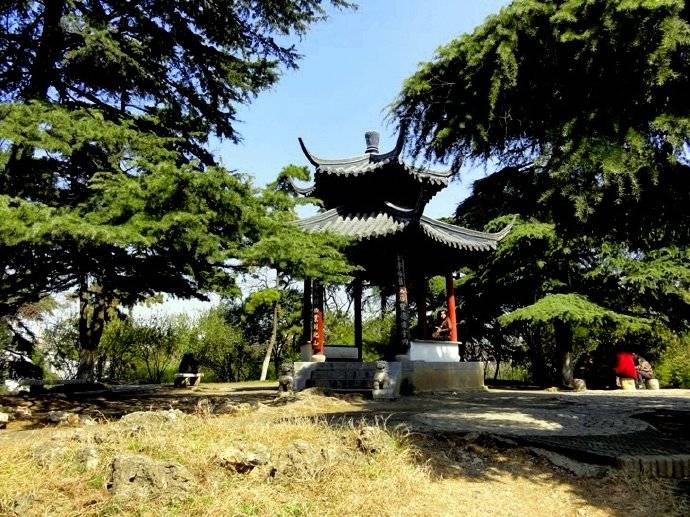 注:白鹭洲公园,位于南京武定门北侧,为国家级5a景区.蒋山,即钟山.