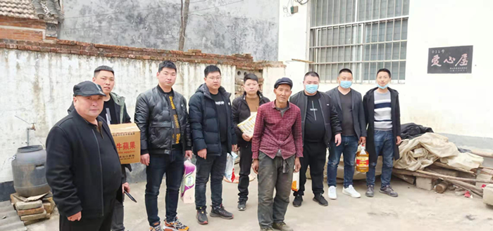鲁山县张良镇：12名返乡青年慰问看望孤寡老人（图3）